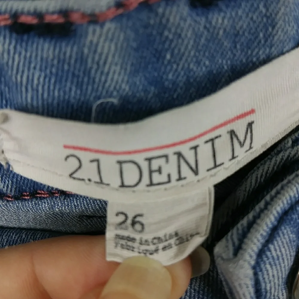 ⭐3/$30 2.1 Denim Light Wash Jean Shorts 26 - Picture 6 of 8